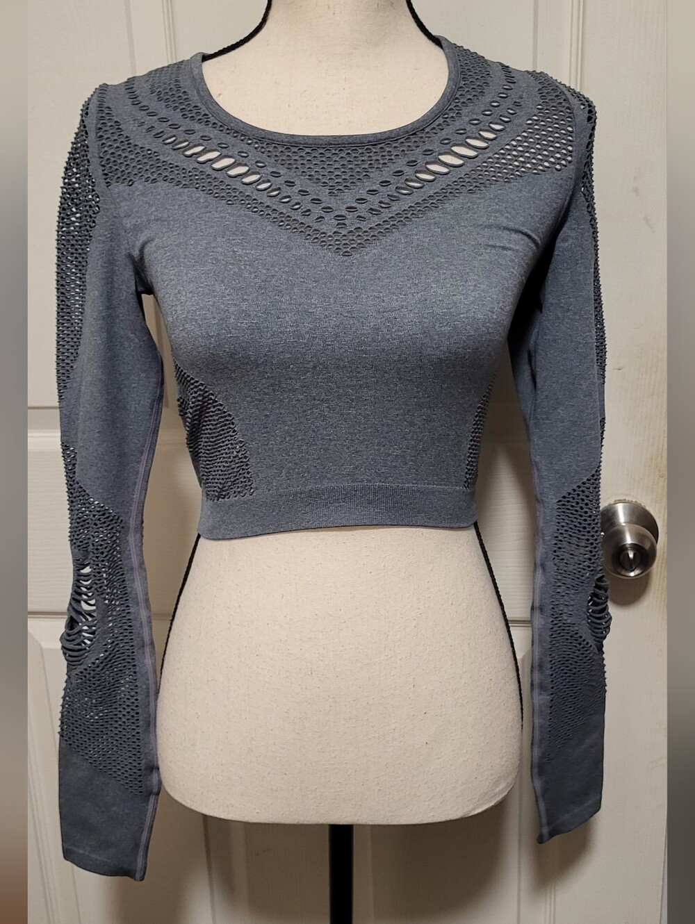 ALO Yoga Siren Lazer Cut Crop Long Sleeve Top